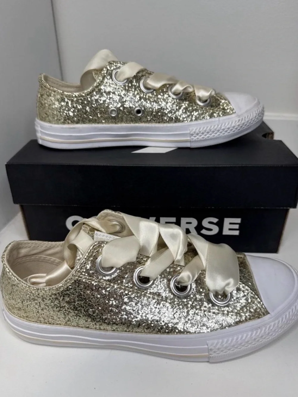 Converse Kids Low Top Sneakers in Gold Glitter 2.5